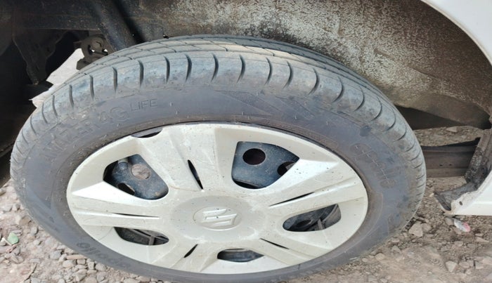 2015 Maruti Wagon R 1.0 VXI, Petrol, Manual, 62,731 km, tyre