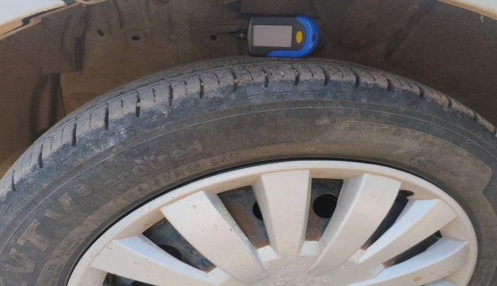 2015 Toyota Etios GD, Diesel, Manual, 3,20,970 km, tyre