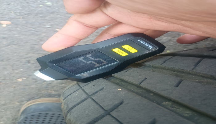 2012 Hyundai i20 ASTA 1.2, Petrol, Manual, 1,13,753 km, tyre