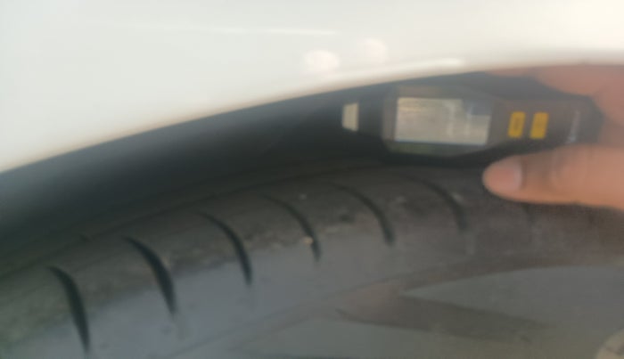 2012 Hyundai i20 ASTA 1.2, Petrol, Manual, 1,13,753 km, tyre