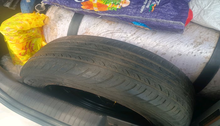 2012 Hyundai i20 ASTA 1.2, Petrol, Manual, 1,13,753 km, tyre