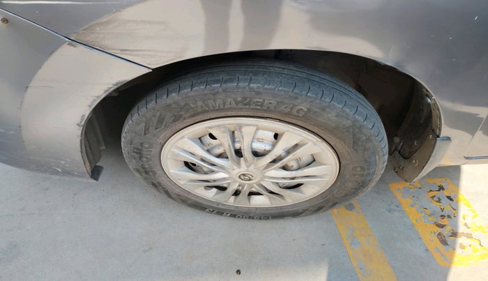 2013 Maruti Wagon R 1.0 LXI CNG, Petrol, Manual, 1,88,423 km, tyre