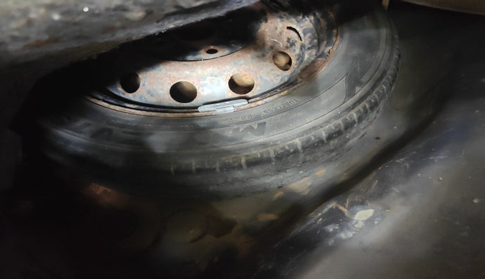 2012 Hyundai Eon MAGNA, Petrol, Manual, 78,035 km, tyre