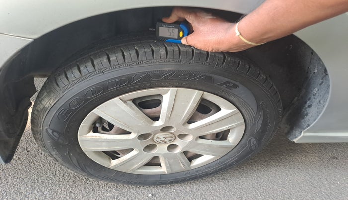 2012 Volkswagen Vento COMFORTLINE 1.6, Petrol, Manual, 86,079 km, tyre