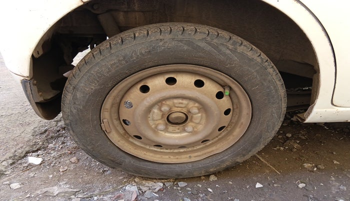 2013 Maruti Wagon R 1.0 LXI CNG, Petrol, Manual, 55,218 km, tyre