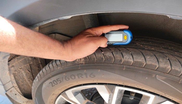 2024 CITROEN Basalt Plus 1.2 Turbo Petrol AT, Petrol, Automatic, 1,559 km, tyre