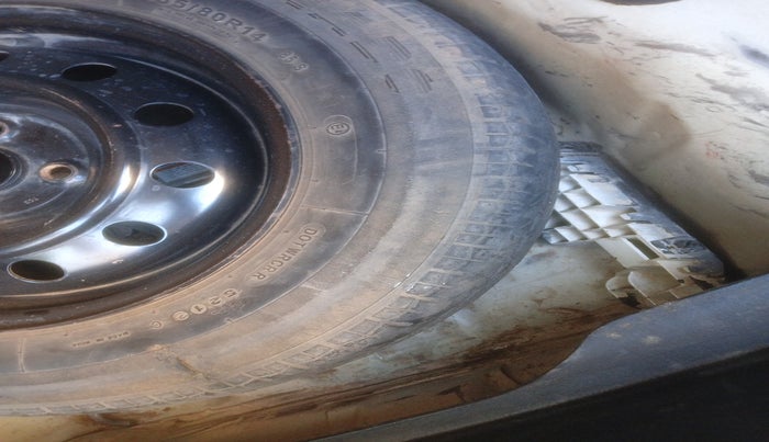 2013 Maruti Swift Dzire VDI, Diesel, Manual, 1,26,900 km, tyre