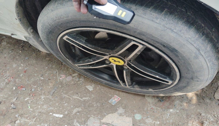 2016 Honda Amaze 1.2L I-VTEC S, Petrol, Manual, 80,000 km, tyre