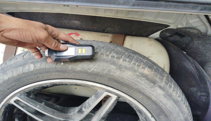 2016 Honda Amaze 1.2L I-VTEC S, Petrol, Manual, 80,000 km, tyre