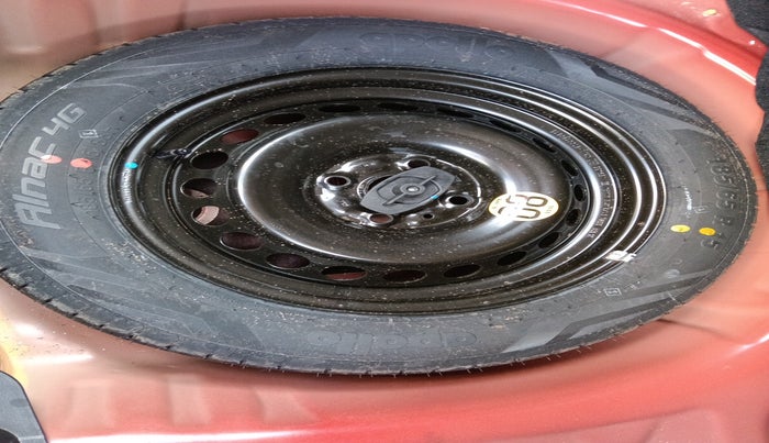 2024 Toyota Glanza V AMT, Petrol, Automatic, 15,377 km, tyre