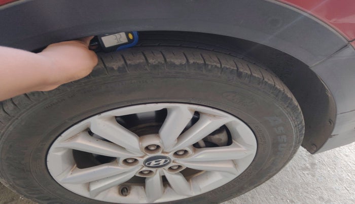 2015 Hyundai Creta SX PLUS 1.6 PETROL, Petrol, Manual, 1,25,271 km, tyre