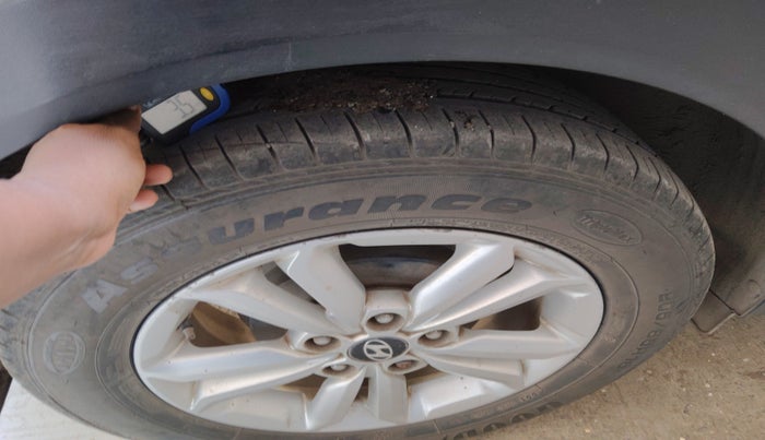 2015 Hyundai Creta SX PLUS 1.6 PETROL, Petrol, Manual, 1,25,271 km, tyre