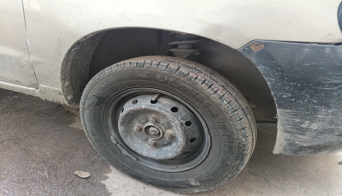 2011 Maruti Alto LX, Petrol, Manual, 25,54,645 km, tyre
