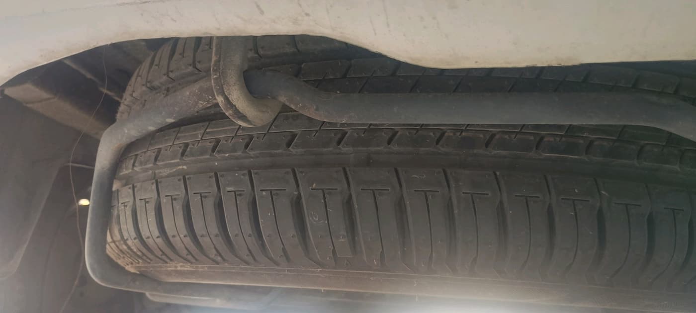 2023 Maruti Ertiga VXI CNG, Petrol, Manual, 18,155 km, tyre