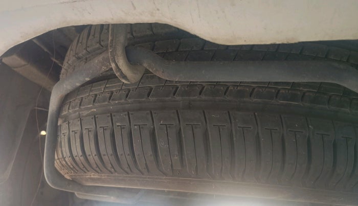 2023 Maruti Ertiga VXI CNG, Petrol, Manual, 18,155 km, tyre