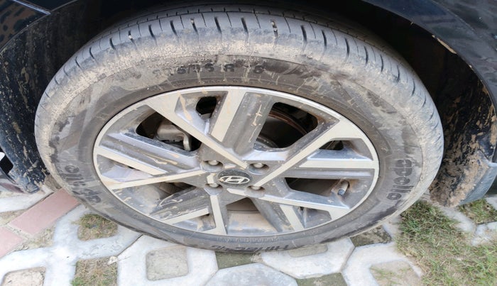 2024 Hyundai Verna  SX 1.5 MPI IVT, Petrol, Automatic, 6,326 km, tyre