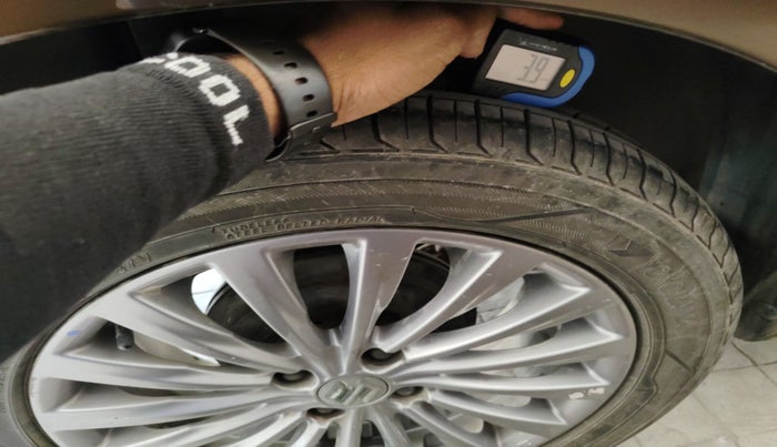 2017 Maruti Ciaz ALPHA DIESEL 1.3, Diesel, Manual, 70,000 km, tyre