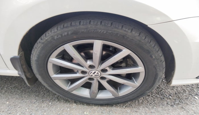 2018 Volkswagen Ameo HIGHLINE PLUS 1.5L AT 16 ALLOY, Diesel, Automatic, 1,33,462 km, tyre