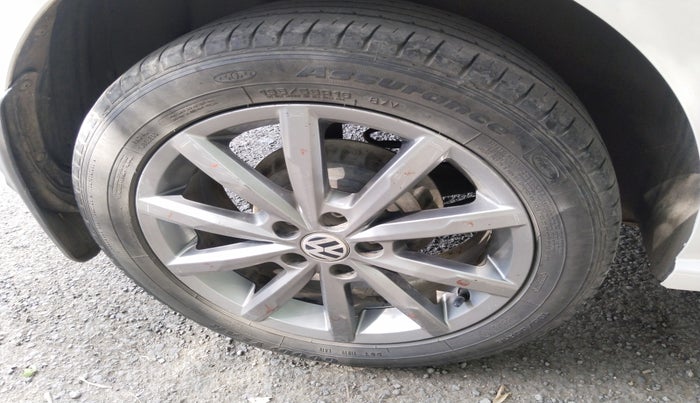 2018 Volkswagen Ameo HIGHLINE PLUS 1.5L AT 16 ALLOY, Diesel, Automatic, 1,33,462 km, tyre
