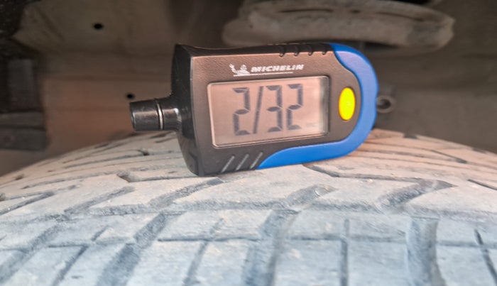 2017 Maruti Swift LXI (O), Petrol, Manual, 95,514 km, tyre