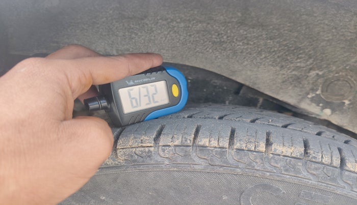 2012 Hyundai Santro Xing GL PLUS, Petrol, Manual, 95,999 km, tyre