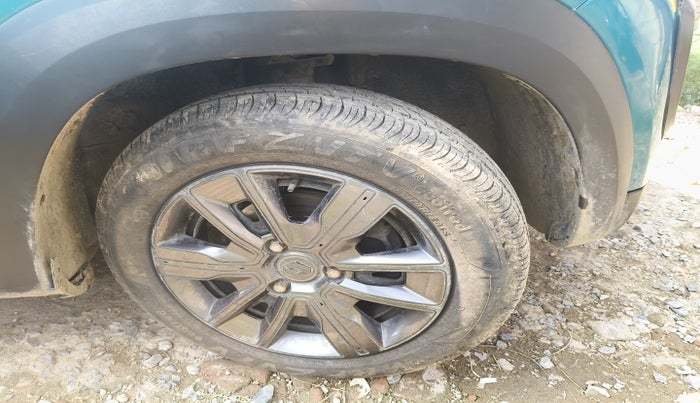 2019 Renault Kwid CLIMBER 1.0 (O), Petrol, Manual, 43,734 km, tyre