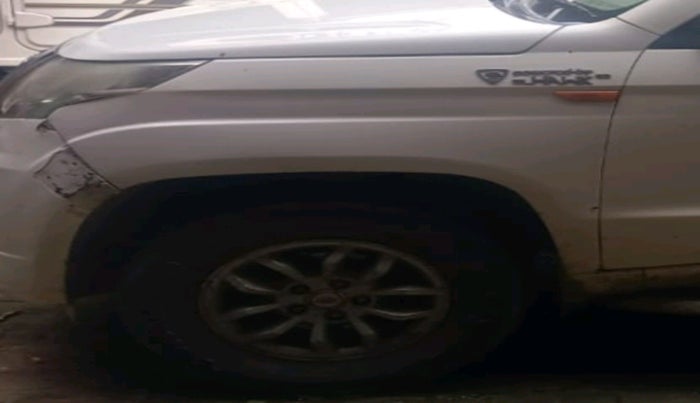 2015 Mahindra TUV300 T8, Diesel, Manual, 2,33,858 km, tyre