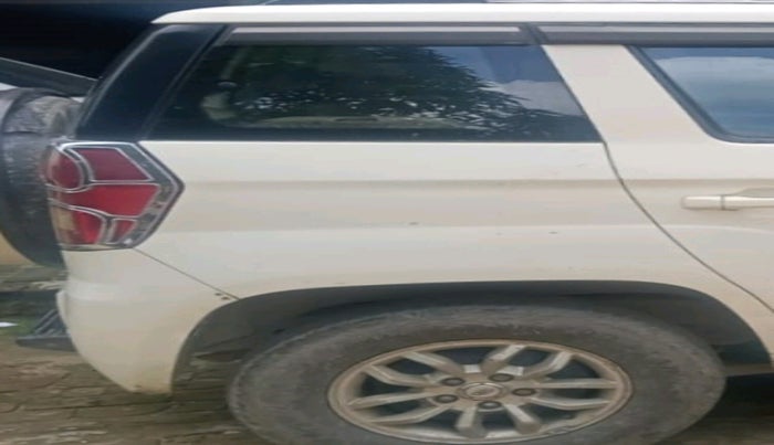 2015 Mahindra TUV300 T8, Diesel, Manual, 2,33,858 km, tyre