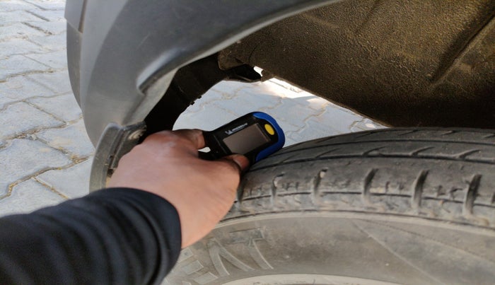 2016 Renault Kwid RXT 1.0, Petrol, Manual, 65,327 km, tyre