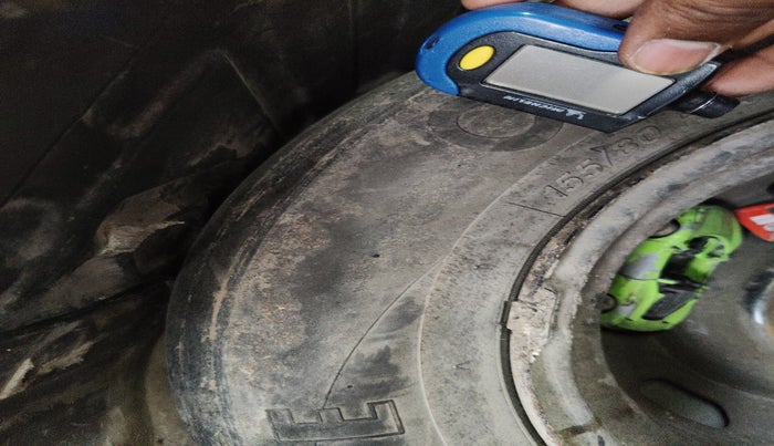 2016 Renault Kwid RXT 1.0, Petrol, Manual, 65,327 km, tyre