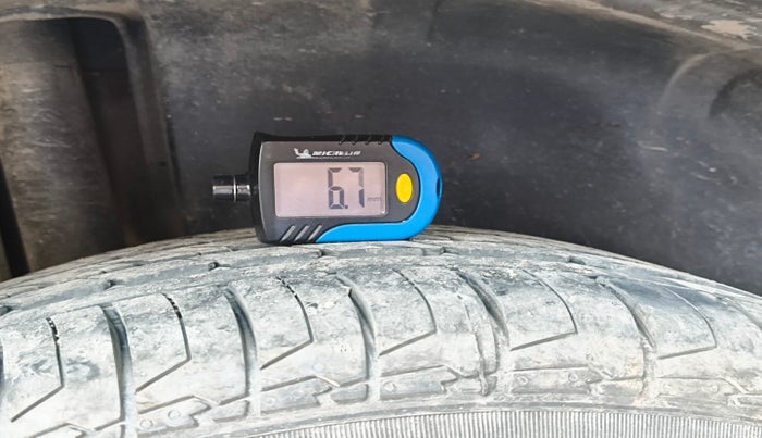 2024 Maruti BREZZA ZXI + SMART HYBRID, Petrol, Manual, 40,772 km, tyre