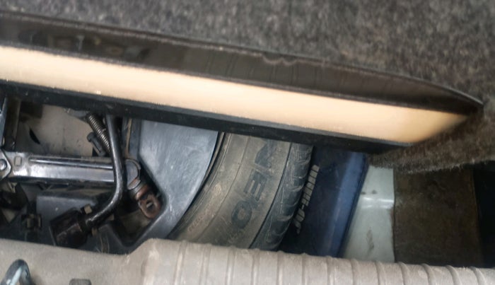 2011 Hyundai i10 MAGNA 1.2, Petrol, Manual, 1,25,515 km, tyre