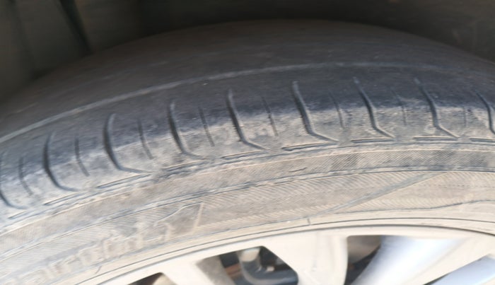 2017 Maruti S Cross ALPHA 1.3, Diesel, Manual, 1,24,890 km, tyre