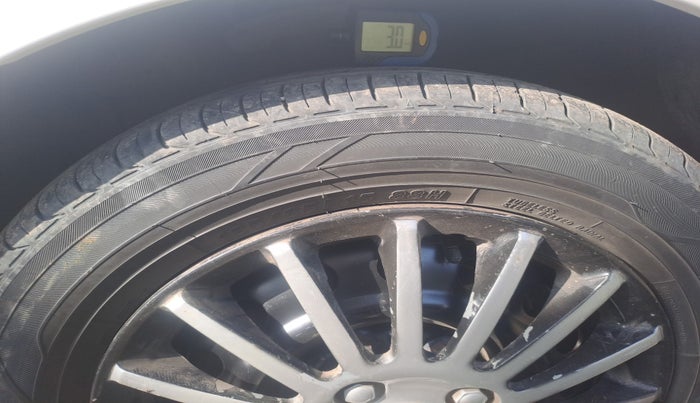 2018 Maruti Ertiga VDI SHVS, Diesel, Manual, 95,604 km, tyre
