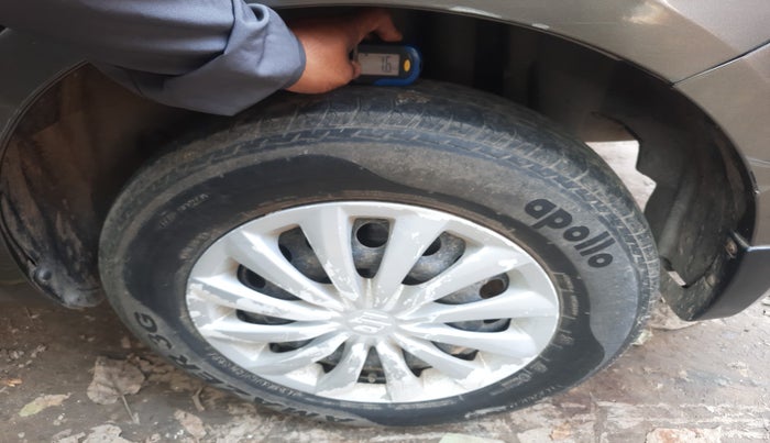 2017 Maruti Swift Dzire VXI, Petrol, Manual, 37,398 km, tyre