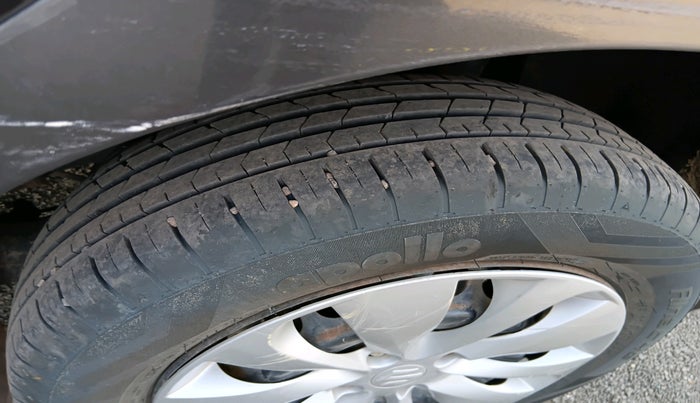 2017 Maruti Baleno DELTA PETROL 1.2, Petrol, Manual, 1,56,397 km, tyre