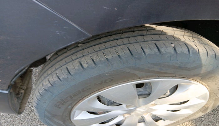 2017 Maruti Baleno DELTA PETROL 1.2, Petrol, Manual, 1,56,397 km, tyre