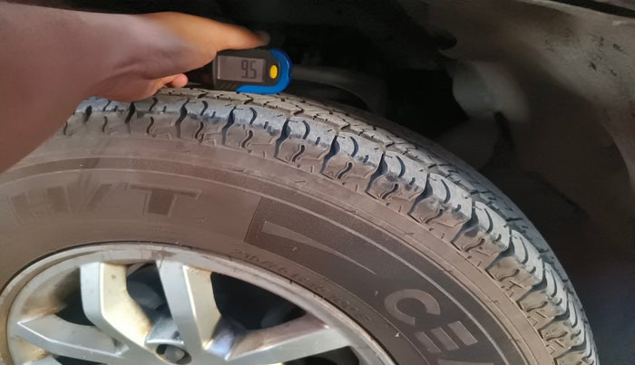 2017 Mahindra TUV300 T8, Diesel, Manual, 71,862 km, tyre