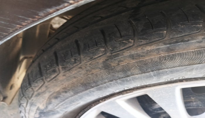 2017 Maruti Ciaz SIGMA DIESEL 1.3, Diesel, Manual, 1,15,841 km, tyre