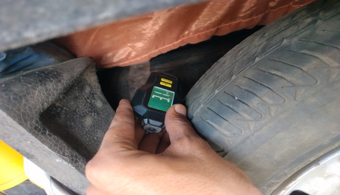 2013 Maruti Wagon R 1.0 LXI, Petrol, Manual, 1,76,506 km, tyre