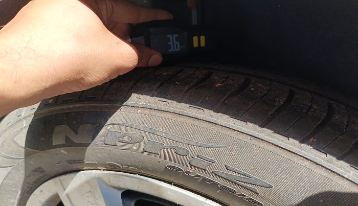 2011 Skoda Fabia ACTIVE 1.2 MPI, Petrol, Manual, 87,442 km, tyre