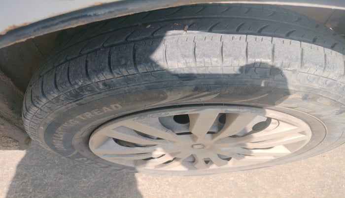 2012 Maruti Swift Dzire TOUR DIESEL, Diesel, Manual, 2,07,897 km, tyre