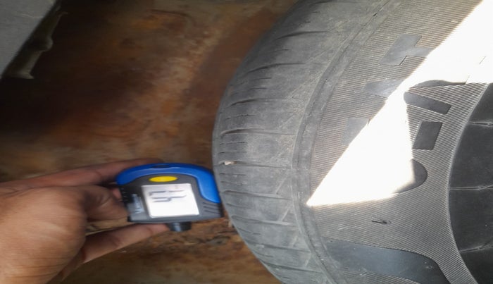 2014 Maruti Swift Dzire TOUR DIESEL, Diesel, Manual, 1,12,299 km, tyre