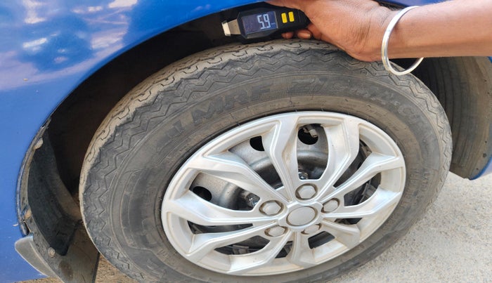 2014 Hyundai Eon D-LITE+, Petrol, Manual, 7,277 km, tyre