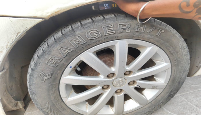 2013 Maruti SX4 ZXI, Petrol, Manual, 67,415 km, tyre