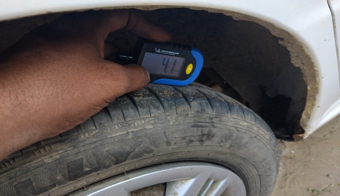 2010 Hyundai Santro Xing GLS, Petrol, Manual, 1,53,346 km, tyre