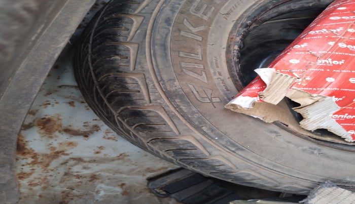 2010 Hyundai Santro Xing GLS, Petrol, Manual, 1,53,346 km, tyre