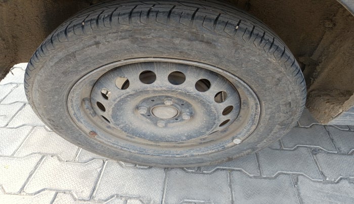 2020 Tata NEXON XM PETROL, Petrol, Manual, 84,130 km, tyre