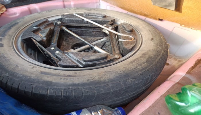 2020 Tata NEXON XM PETROL, Petrol, Manual, 84,130 km, tyre