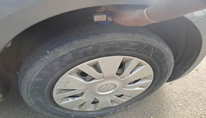 2014 Maruti Swift VXI, Petrol, Manual, 1,33,015 km, tyre